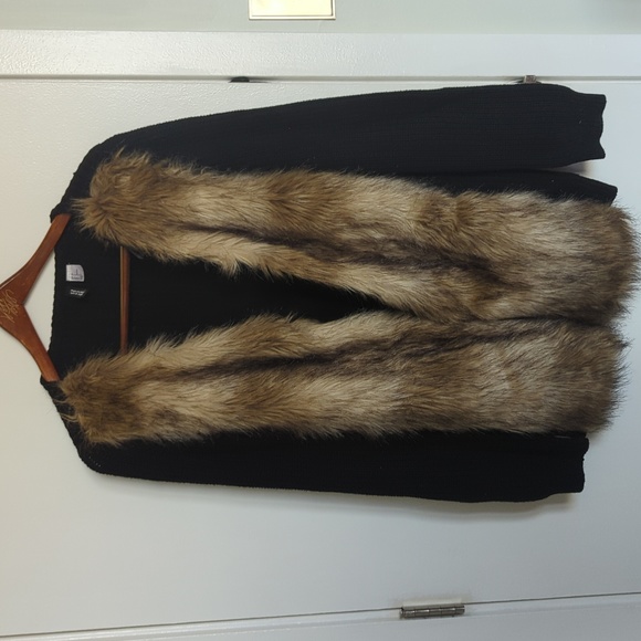 Faux Fur Accent Sweater - Picture 2 of 4